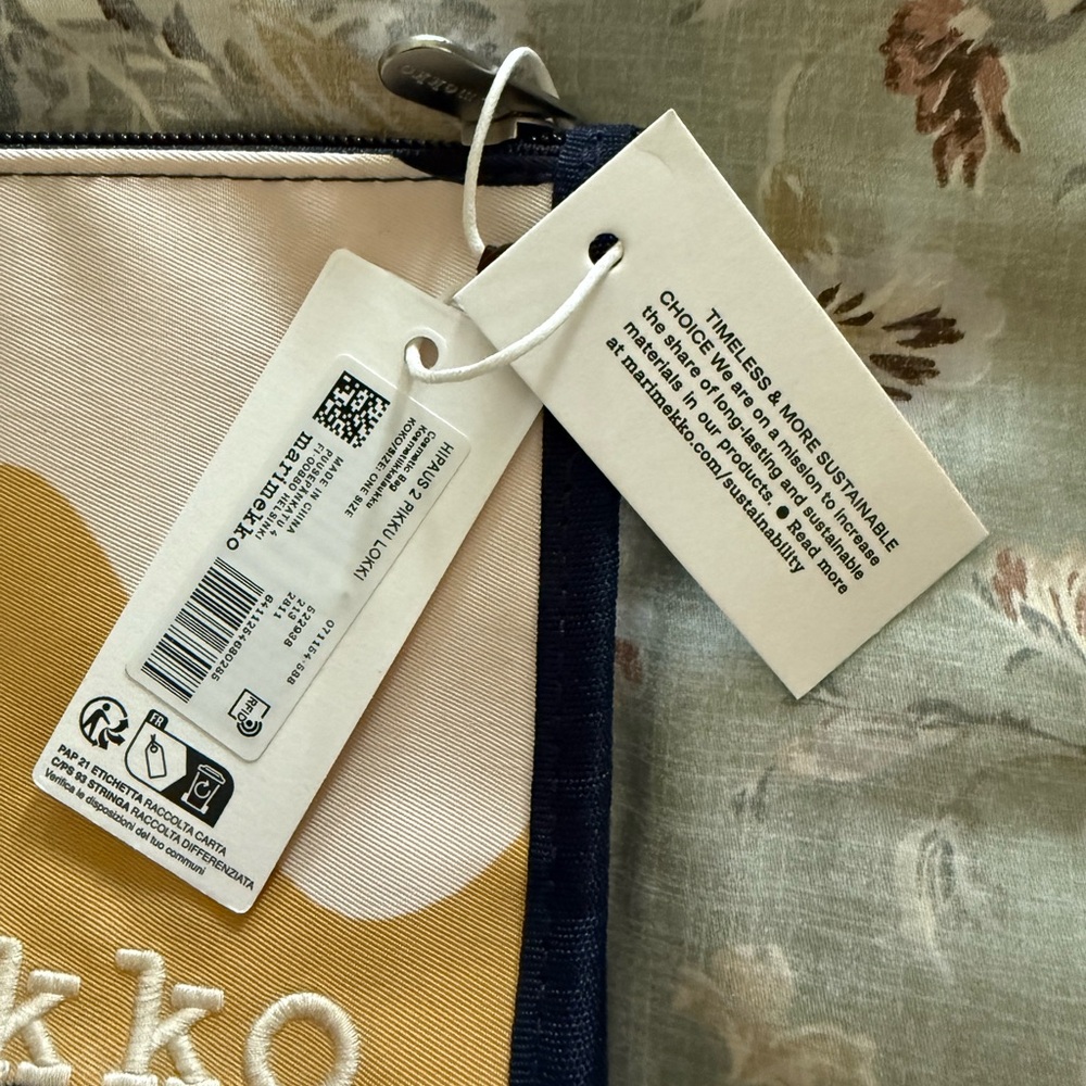NWT MARIMEKKO BEAUTY BUNDLE - Picture 4 of 4